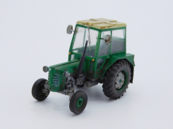 Zetor 3011 4x2 traktor s hranatou kabinou (zelený patina model)